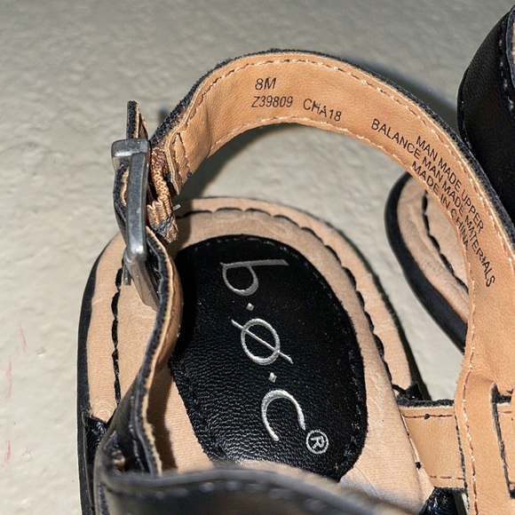 B.O.C. Sandals - Picture 2 of 2